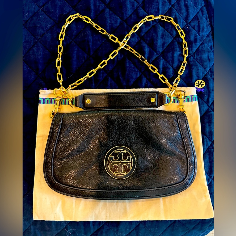 Tory Burch crossbody/ clutch with removable chain and dust bag